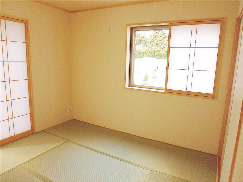 Non-living room. Brightness over have Japanese-style room