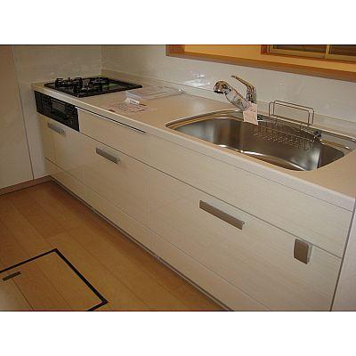 Kitchen. Underfloor storage of kitchen!