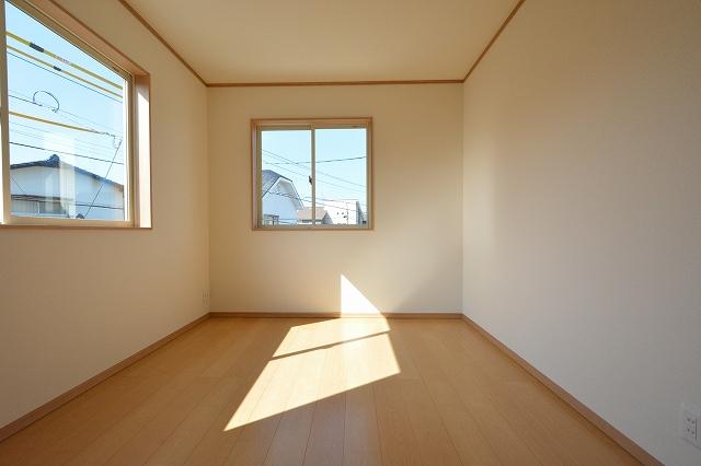 Non-living room. 2 Kaiyoshitsu.