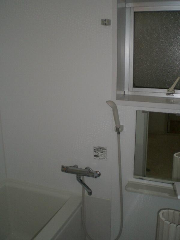 Bathroom. Not troubled to ventilation in the bathroom with a window