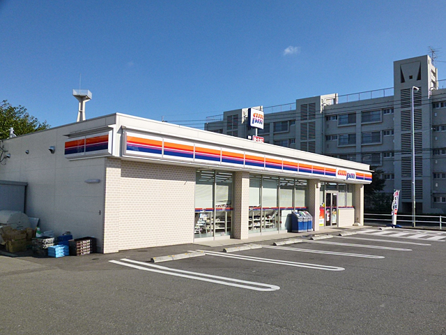 Convenience store. am / pm Spanish mackerel Akiyo 3-chome up (convenience store) 330m