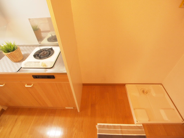 Kitchen. And refrigerator storage, It is indoor washing machine Storage