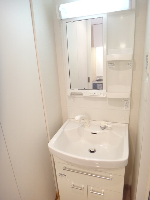 Washroom. Shampoo dresser is also very beautiful ☆ 
