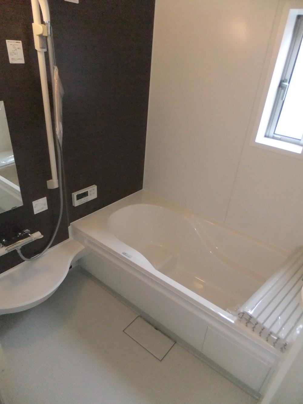 Same specifications photo (bathroom)