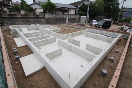 Construction ・ Construction method ・ specification. We boast of strong solid foundation Seismic haunch method The width of the fabric base portion thicker in 15 Miri We are stronger foundation itself. Important is the density of the basic haunch construction method and rebar of building strong home