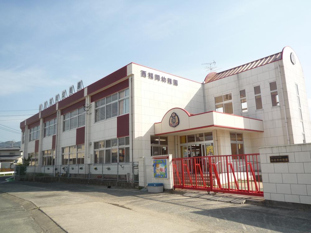 kindergarten ・ Nursery. Worry 640m west Fukuoka kindergarten 8-minute walk children to the West Fukuoka kindergarten