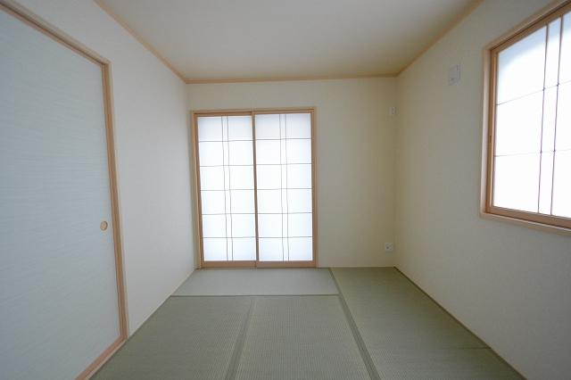 Non-living room. Japanese-style room 5.25 quires, There closet!