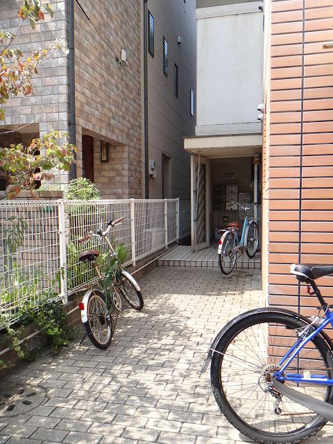 Other common areas. There is also a bicycle parking space ☆