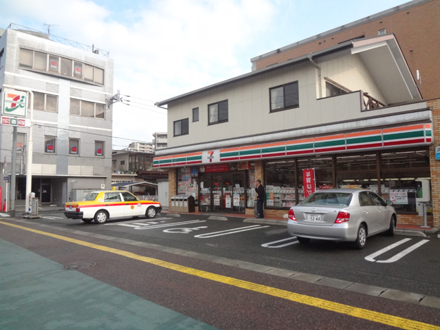 Convenience store. Seven-Eleven Fukuoka Fujisaki 1-chome to (convenience store) 267m