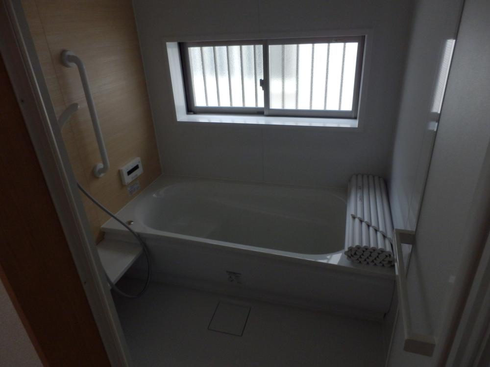 Same specifications photo (bathroom)