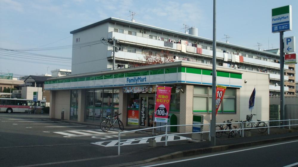 Convenience store. 420m to FamilyMart Sawara Akiyo 3-chome
