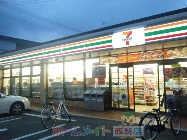 Convenience store. Seven-Eleven Fukuoka original 5-chome up (convenience store) 731m