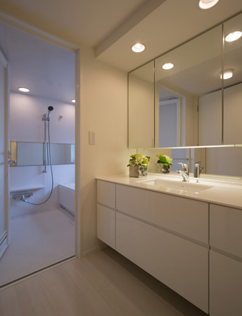Bathing-wash room.  [Powder Room] In a stylish texture, Design a functional storage was also considered in usability.
