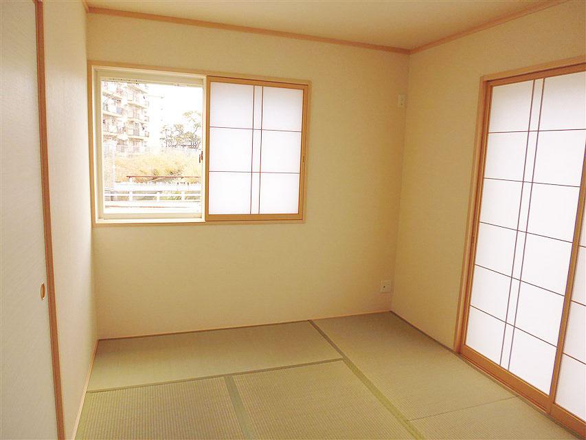 Non-living room. Brightness over have Japanese-style room