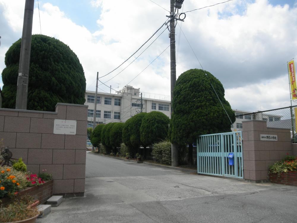 Primary school. 1419m to Fukuoka Municipal Mononoke Elementary School