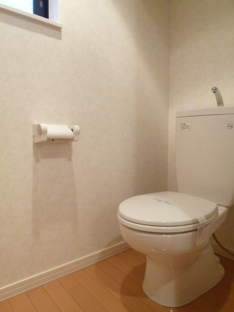 Toilet. It comes with a window ☆