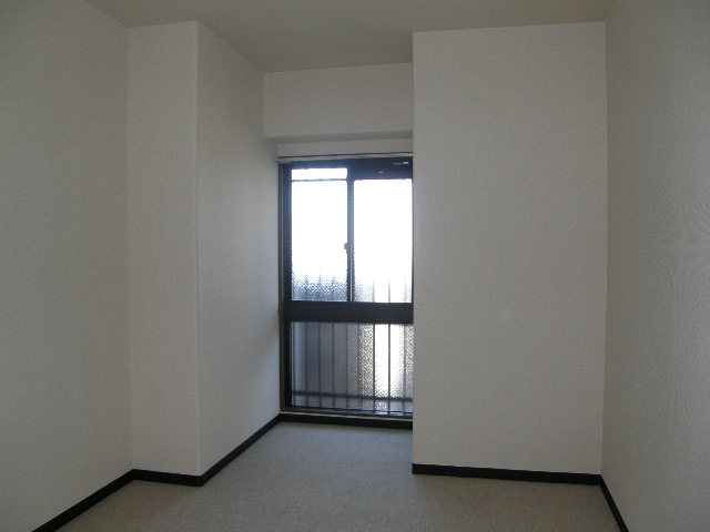 Other room space. Western-style walk-in closet Available