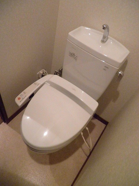 Toilet. Happy with Washlet ☆ 