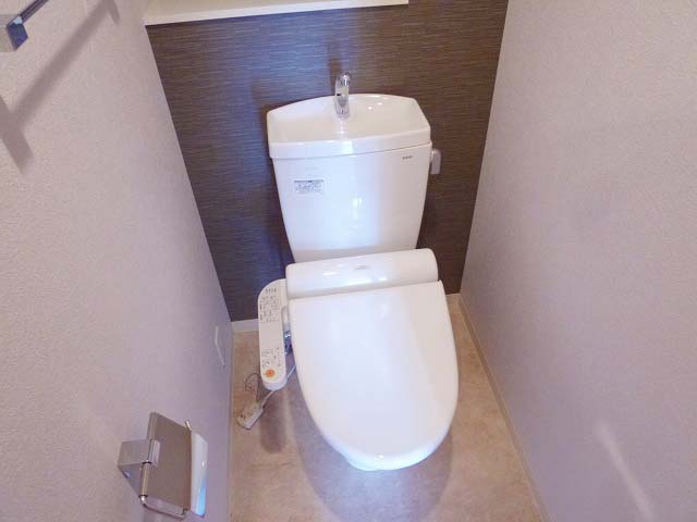 Toilet.  ☆ With Washlet ☆ 