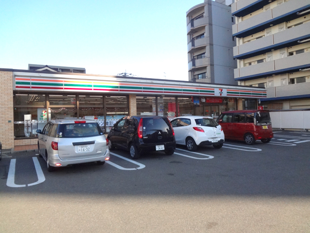 Convenience store. Seven-Eleven Fukuoka Akebono 2-chome up (convenience store) 230m