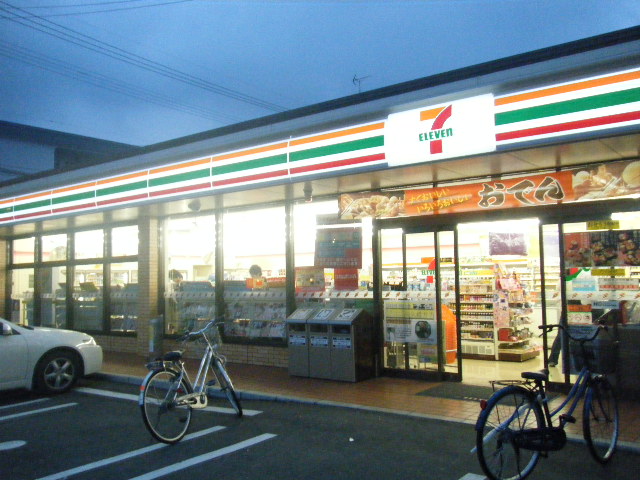 Convenience store. Seven-Eleven Fukuoka original 5-chome up (convenience store) 539m