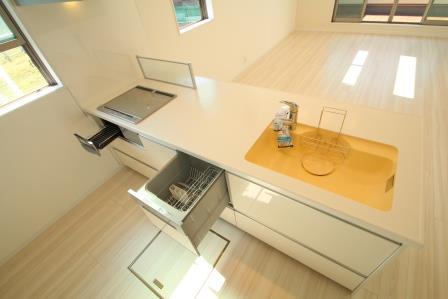 Kitchen. Island Kitchen All-electric housing  Dishwasher ・ Water filter ・ Sink is artificial marble