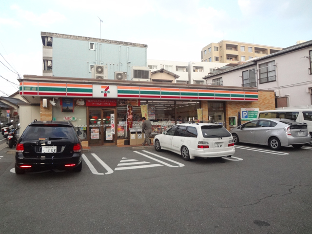 Convenience store. Seven-Eleven Fukuoka Nishijin 5-chome up (convenience store) 167m