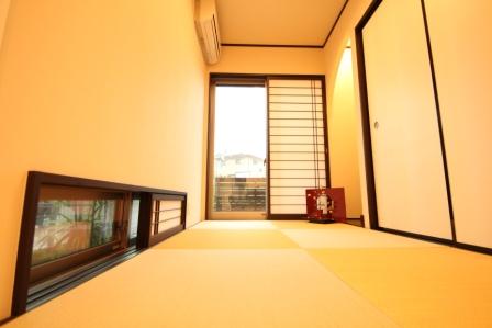 Other introspection. Japanese-style room It settles in a modern space.