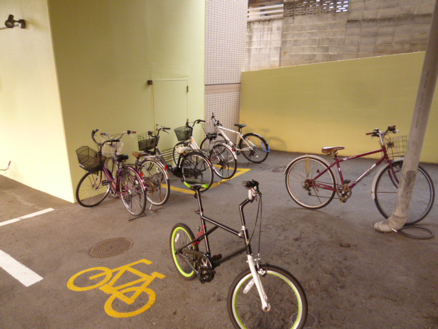 Other common areas. Bicycle Covered. There is also a bike storage ☆
