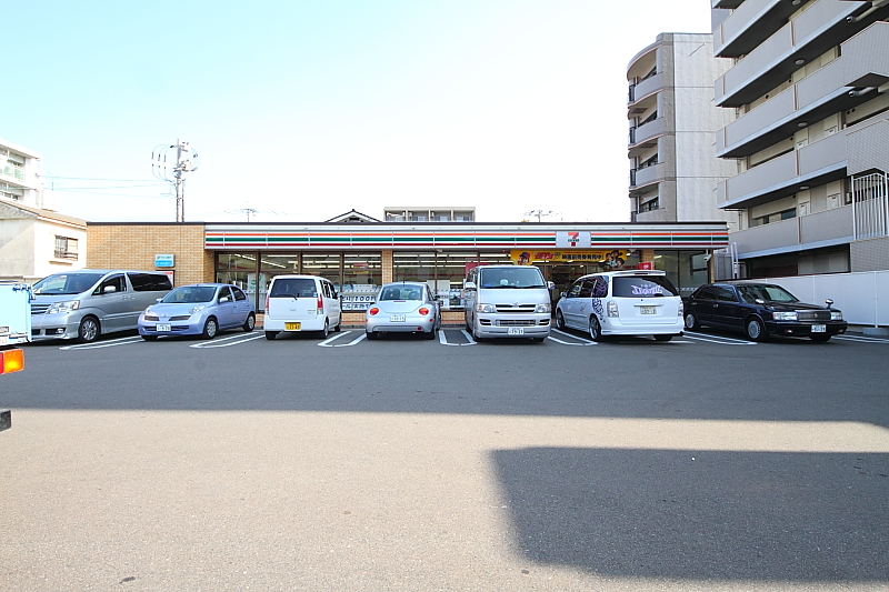 Convenience store. Seven-Eleven Fukuoka Akebono 2-chome up (convenience store) 80m