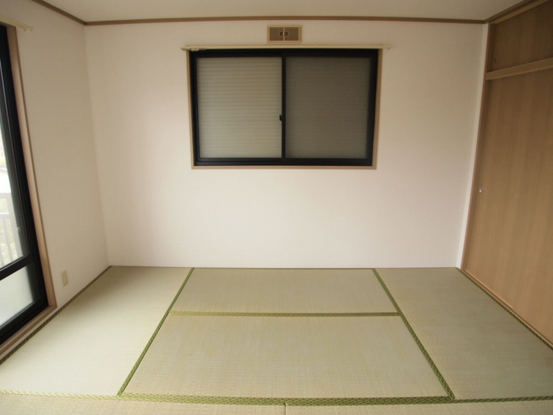 Other room space. I also calm Japanese-style room