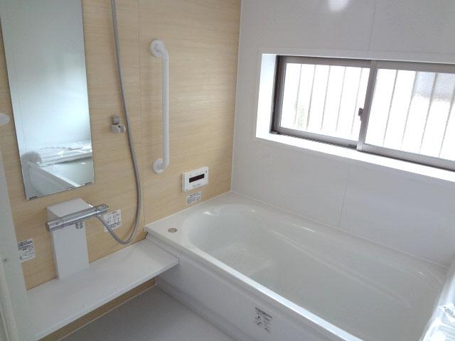 Bathroom. Bright bathroom in 1 pyeong type