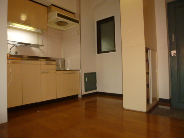 Other room space. Kitchen around is also wide