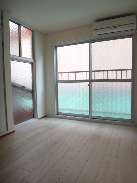 Living and room. It is shiny in renovation ☆ 