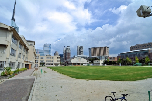 Primary school. 1042m to Fukuoka Municipal Momochihama elementary school (elementary school)