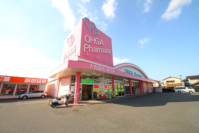 Dorakkusutoa. Oga pharmacy aside shop 480m until (drugstore)