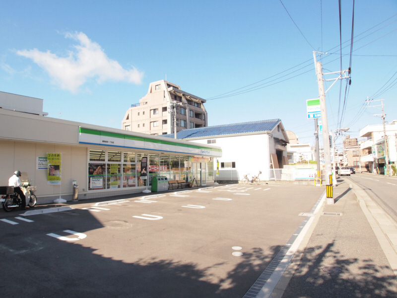 Convenience store. 370m to Family Mart (convenience store)