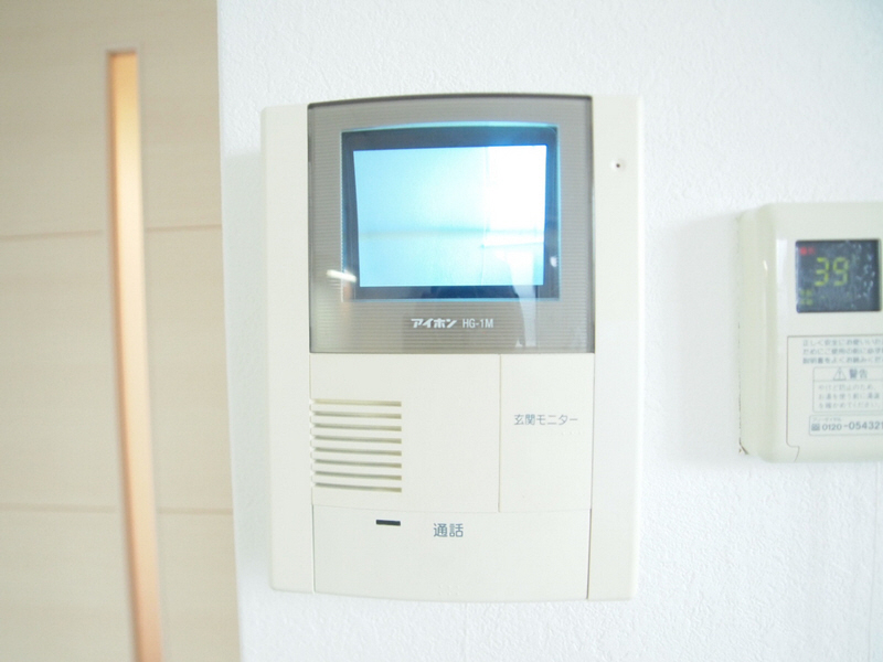 Other Equipment. You can also see at a glance the visitor on a TV monitor Hong