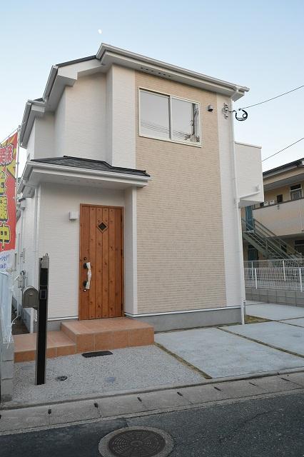 Local appearance photo. Exterior (December 2013 shooting)