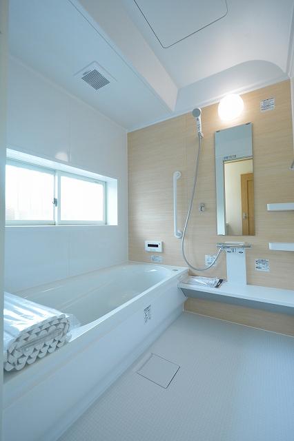 Bathroom. bathroom, 1 pyeong type bathroom! Yes window!