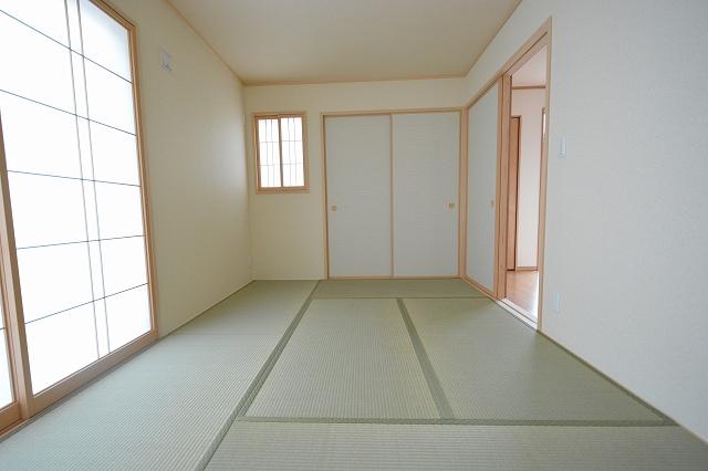 Non-living room. Japanese-style room 6 quires, There closet!