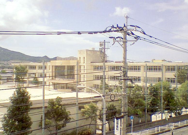 Primary school. About 7 minutes 500m walk to Tamura Elementary School