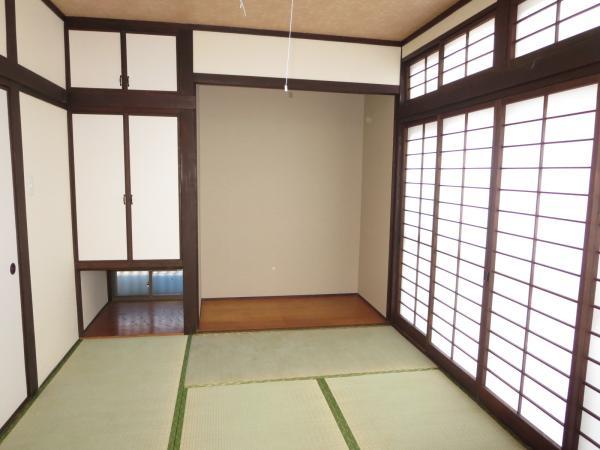 Other introspection. Tatami mat replacement, ceiling ・ wall ・ Sliding door ・ Sliding door is already re-covering. 