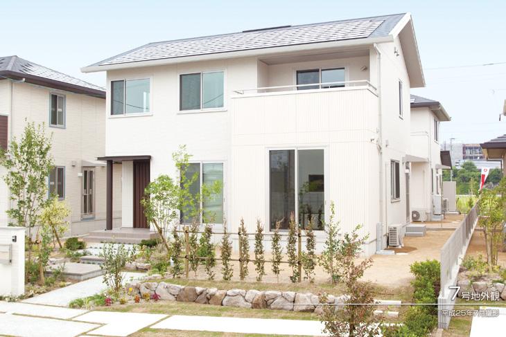 Local appearance photo.  [No. 7 land] Appearance Photo] 2013 July shooting