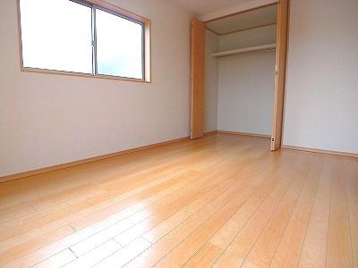 Non-living room.  [Same specifications] Each room with storage. Proceed our clean up (^ - ^).