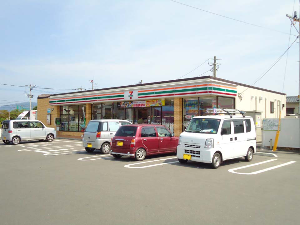 Convenience store. Seven-Eleven Fukuoka Tsuyazaki store up (convenience store) 1138m