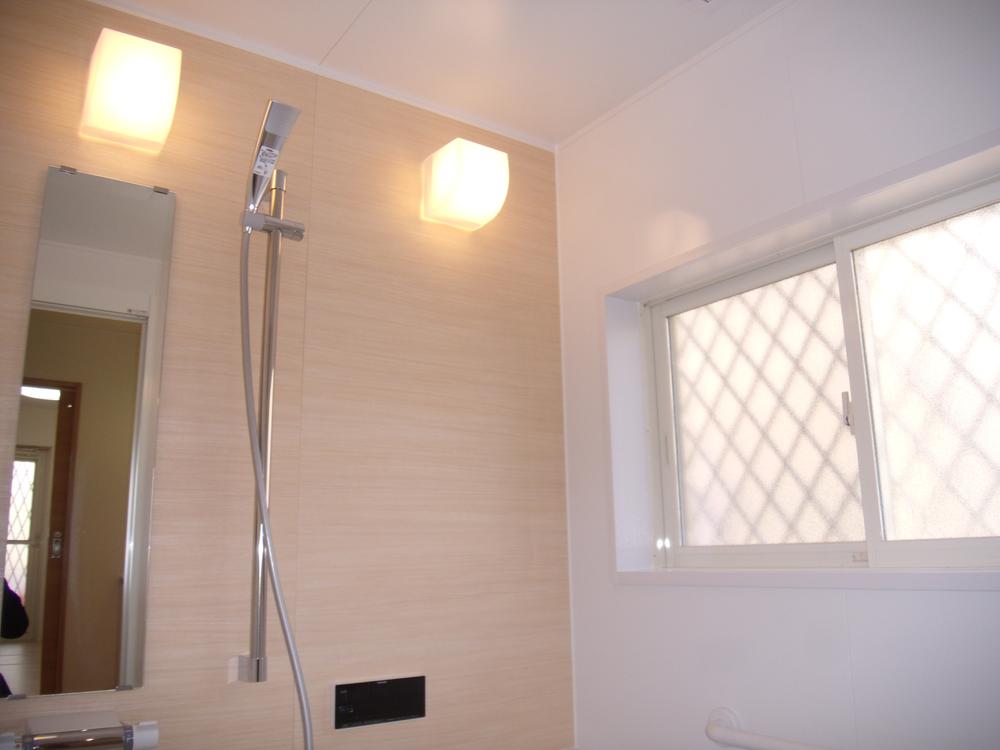 Same specifications photo (bathroom)