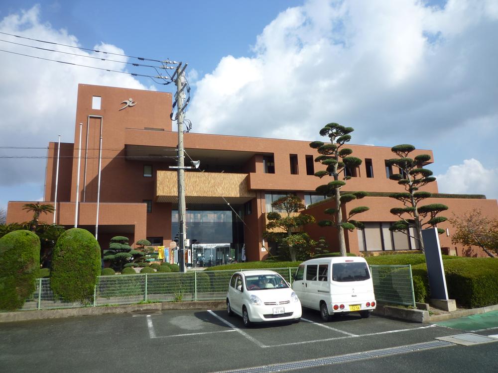 Government office. Fukutsu City Office Fukuma to government buildings 532m