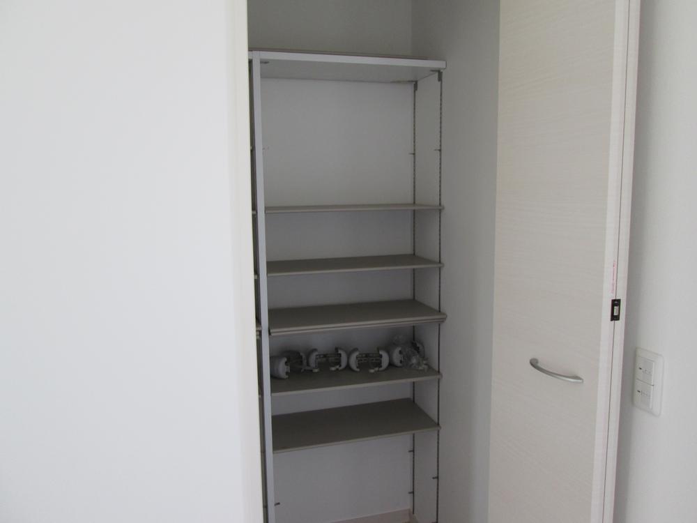 Entrance. Shoes in cloak of entrance storage