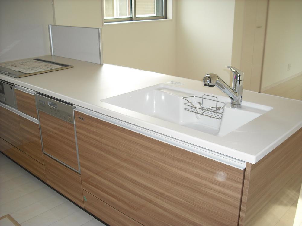 Kitchen. Convenient !! I can washing with Takara Standard Products dishwashers